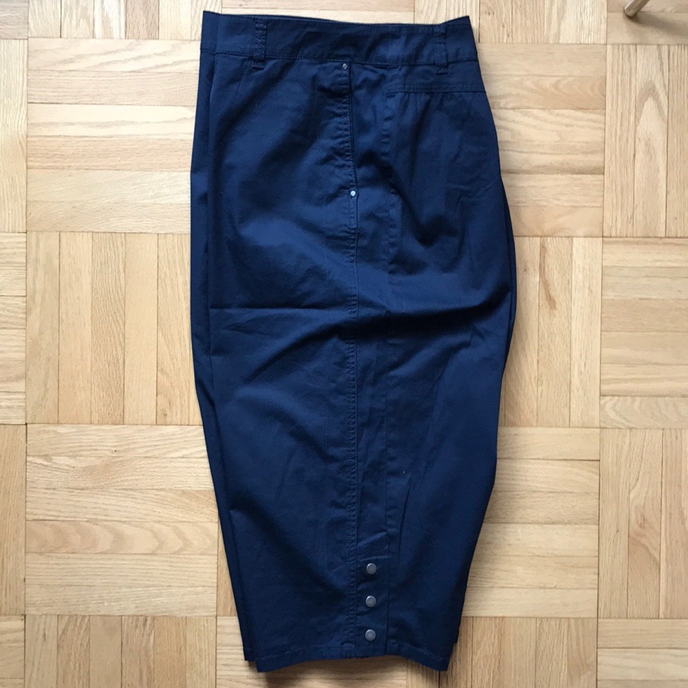 Style&Co Navy Capris